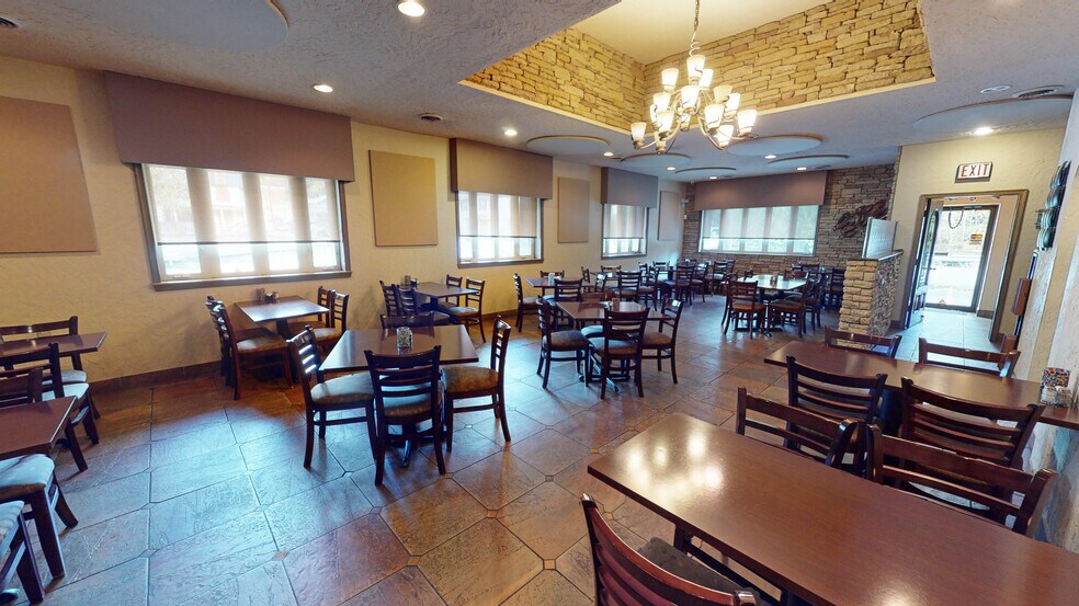 More Photos Of 150 Erie St, Dauphin General Retail For Sale