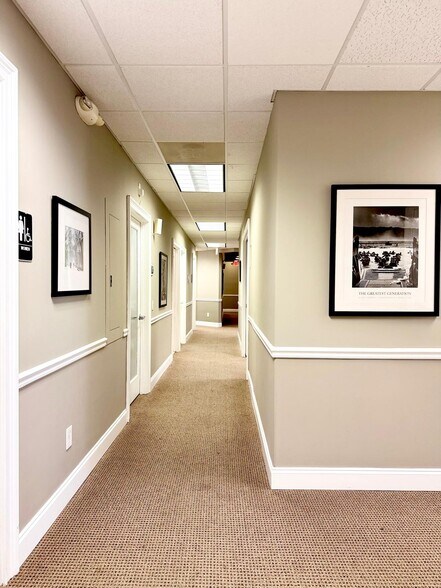 More Photos Of 1825 Main St, Weston Office For Lease