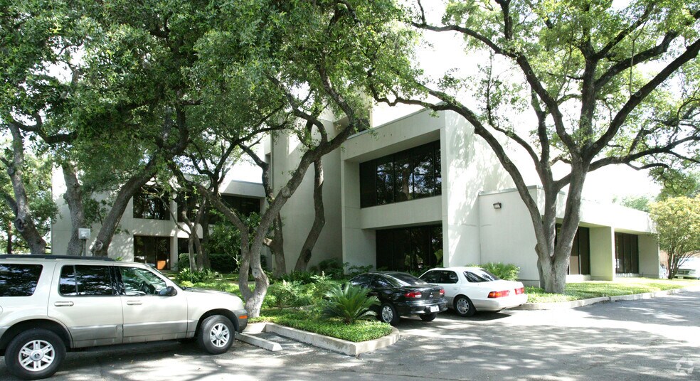 More Photos Of 1901 NW Military Hwy, San Antonio Office For Sale