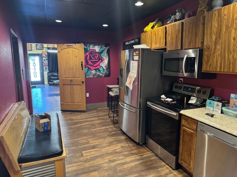 More Photos Of 530 E Eisenhower Blvd, Loveland Freestanding For Sale