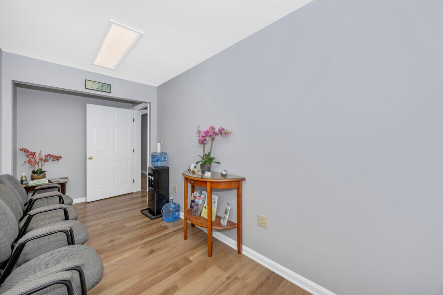 More Photos Of 286 Montevue Ln, Frederick Medical For Lease