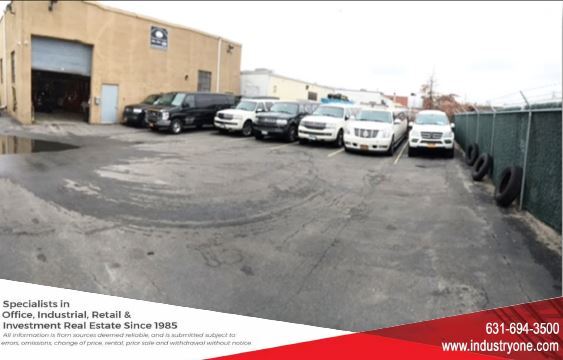 More Photos Of 31 Central Dr, Farmingdale Warehouse For Lease