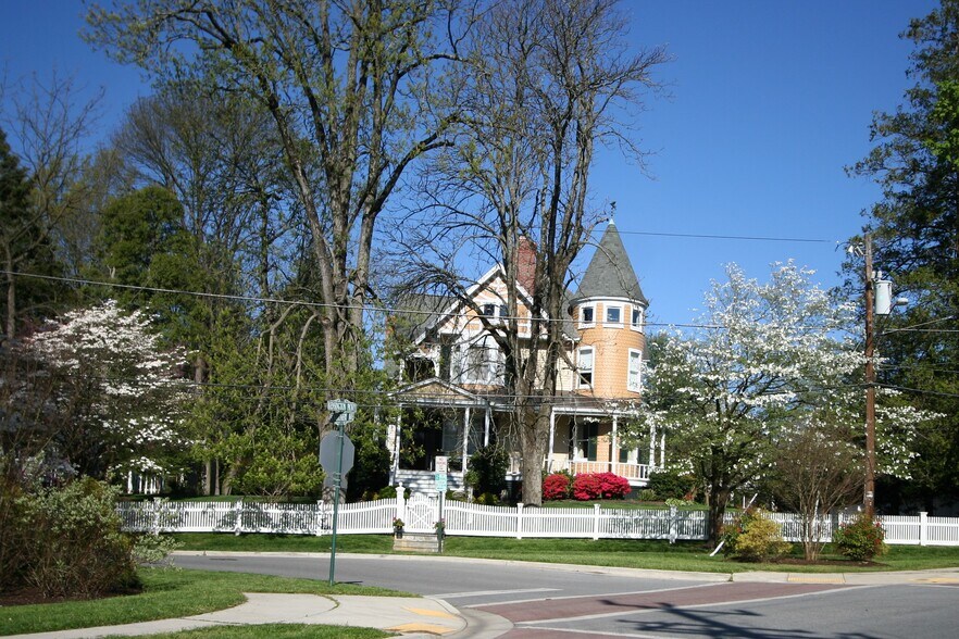 More Photos Of 10605 Concord St, Kensington Office For Lease