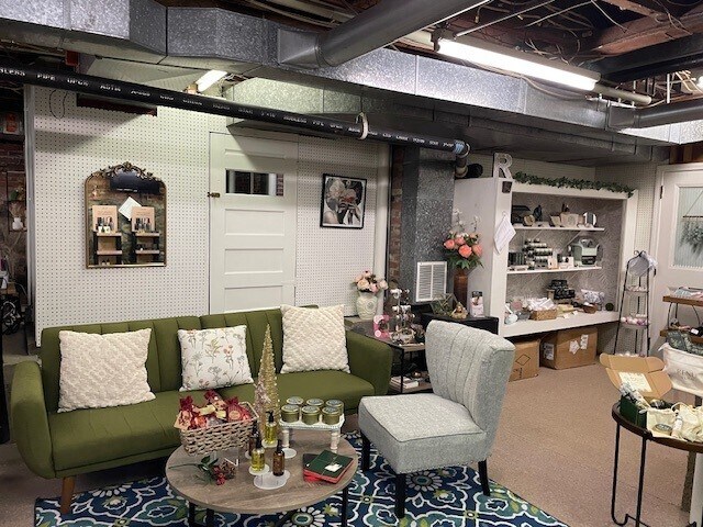 More Photos Of 2 E Main St, Georgetown Loft Creative Space For Lease