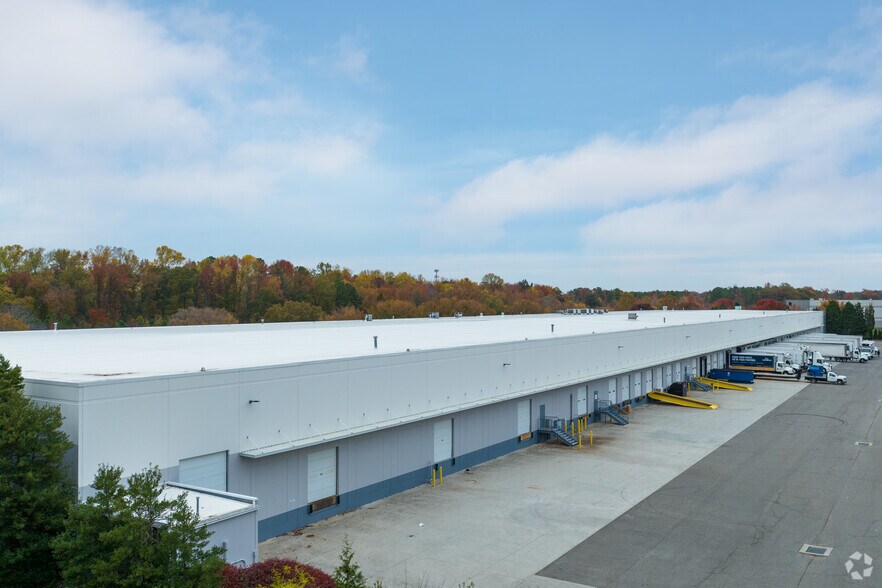 More Photos Of 6601 S Laburnum Ave, Richmond Distribution For Lease