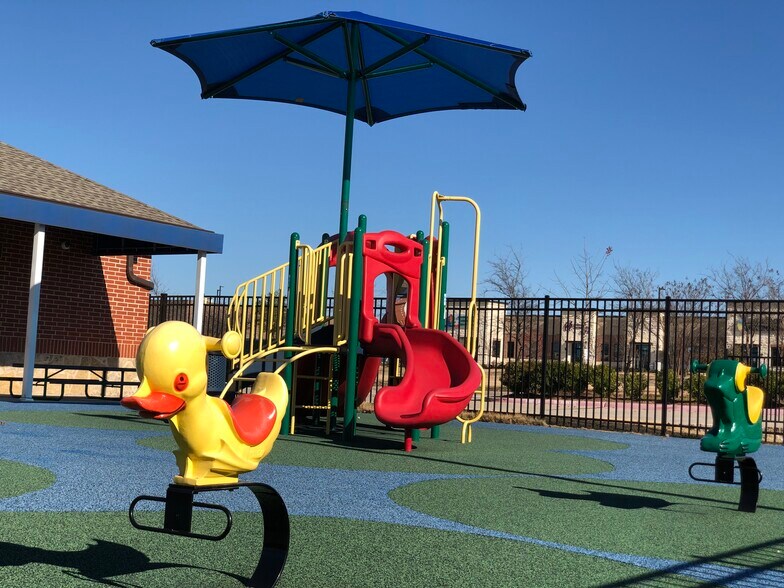 More Photos Of 151 Brand Rd, Murphy Daycare Center For Sale