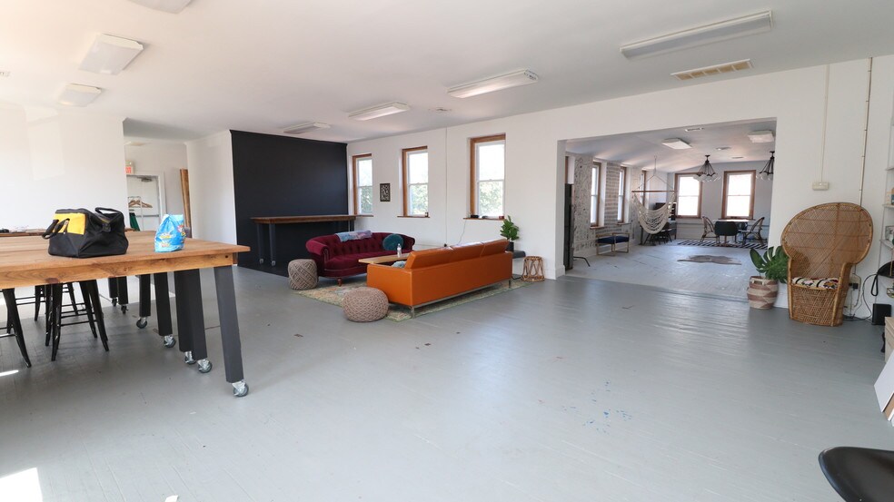 More Photos Of 214-218 S 4th St, Perkasie Warehouse For Lease