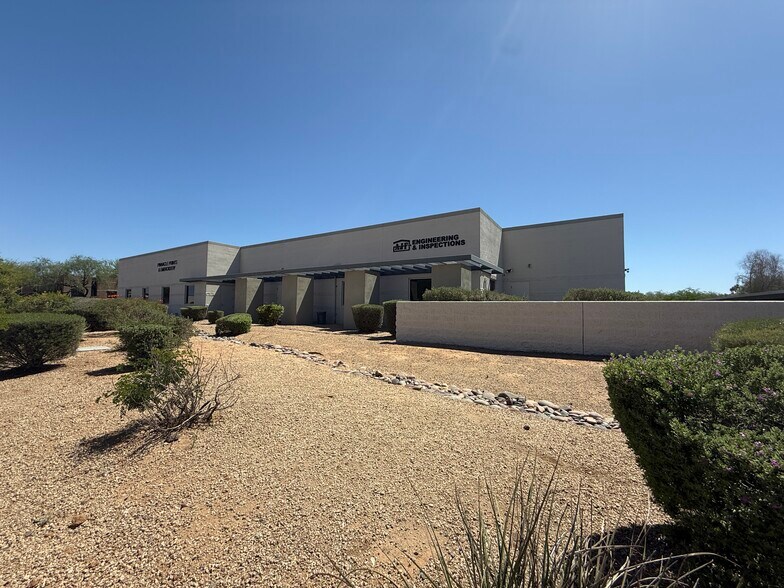 More Photos Of 14201 N Hayden Rd, Scottsdale Light Distribution For Sale