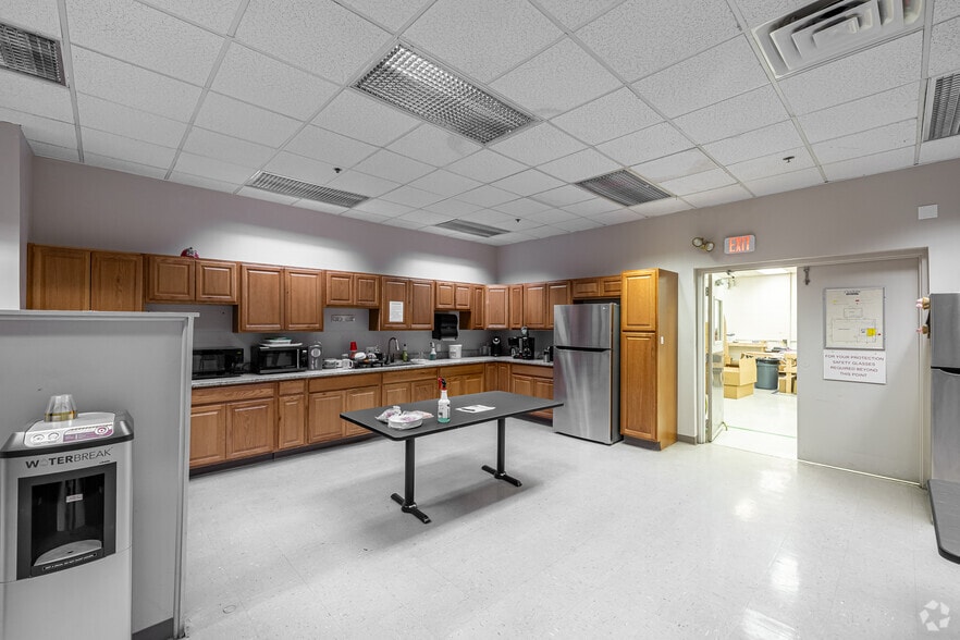 More Photos Of 150 Knotter Dr, Cheshire Manufacturing For Sale