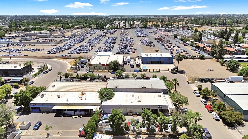 More Photos Of 2152 N Briarwood Ave, Fresno Warehouse For Sale