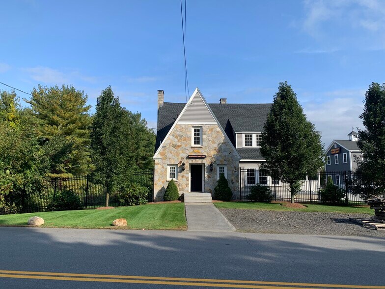 More Photos Of 4 Makepeace Rd, Westford Office Residential For Sale