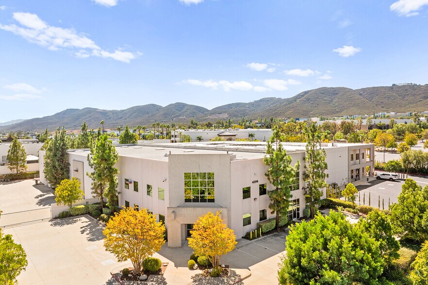 More Photos Of 42210 Zevo Dr, Temecula Warehouse For Sale