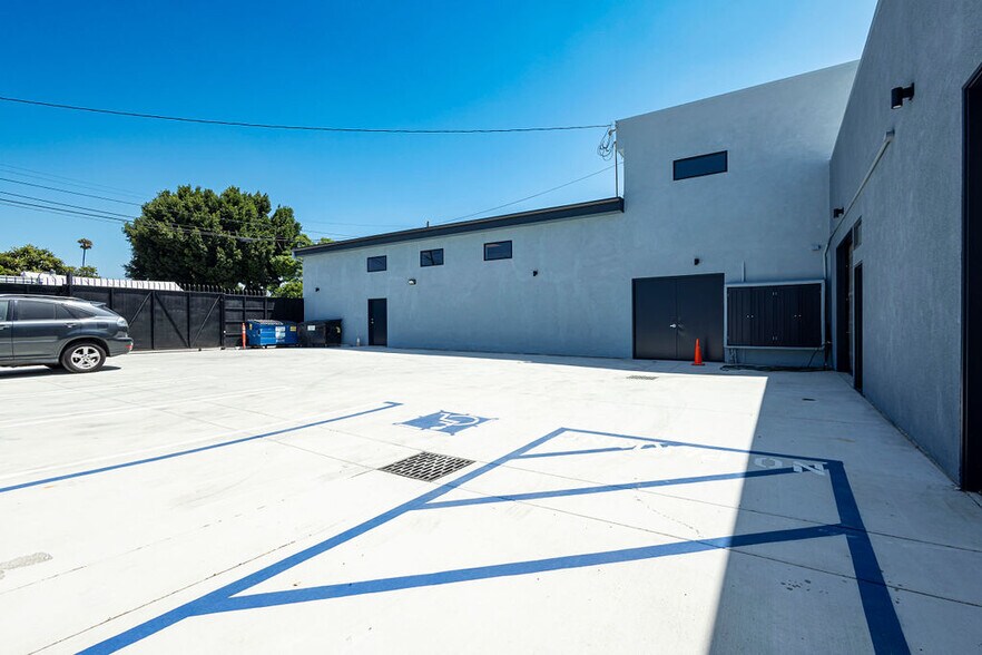 More Photos Of 5131-5137 W Jefferson Blvd, Los Angeles Warehouse For Lease