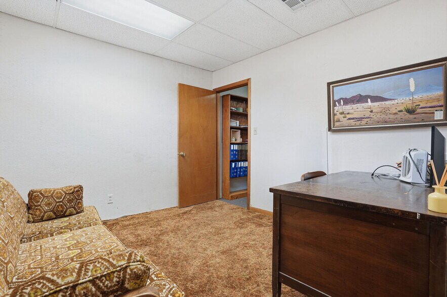 More Photos Of 115 N Jefferson Ave, Elk City Office For Sale