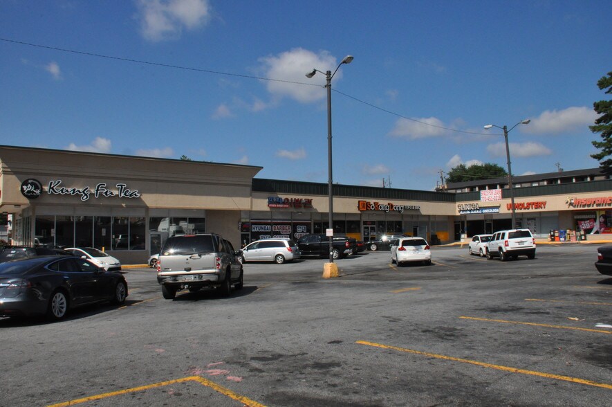 More Photos Of 5280 Buford Hwy NE, Atlanta Storefront For Lease