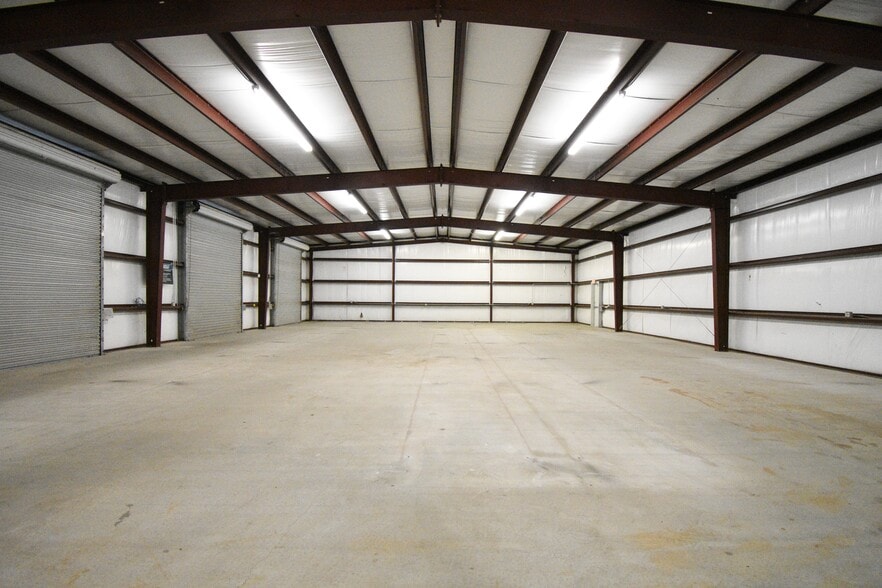 More Photos Of 512 Hartman Rd, Victoria Warehouse For Lease
