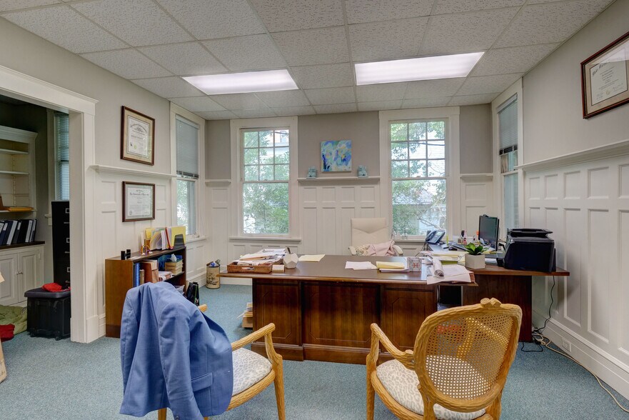 More Photos Of 14 S 5th Ave, Wilmington Office For Sale