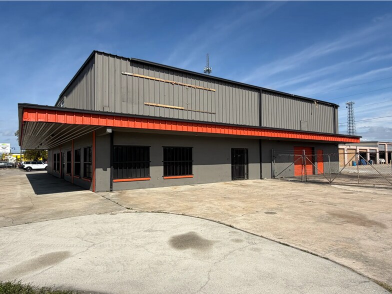 More Photos Of 2575 Fowler St, Fort Myers Auto Dealership For Sale