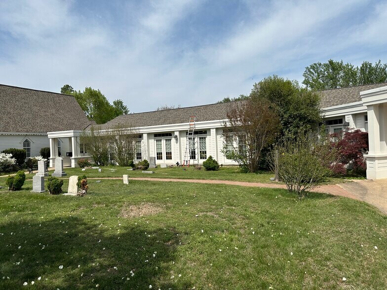 More Photos Of 5649 Mount Gilead Rd, Centreville Religious Facility For Lease