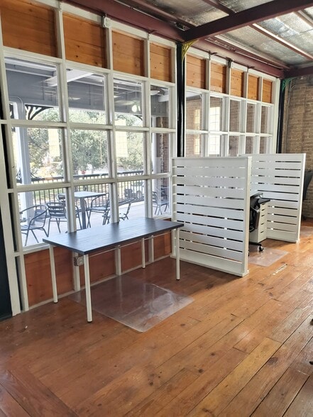 More Photos Of 204 S Austin St, Seguin Restaurant For Sale