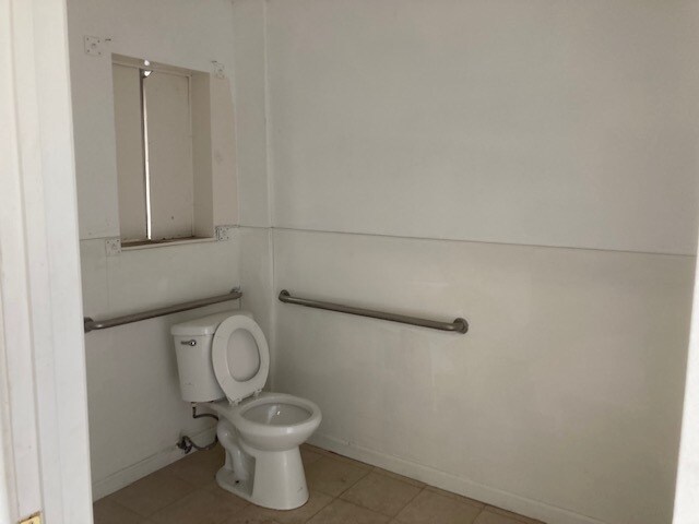 More Photos Of 1218-1224 Long Beach Blvd, Long Beach Storefront Retail Residential For Lease