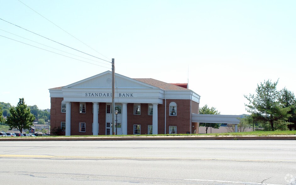 More Photos Of 2640 Monroeville Blvd, Monroeville Bank For Sale