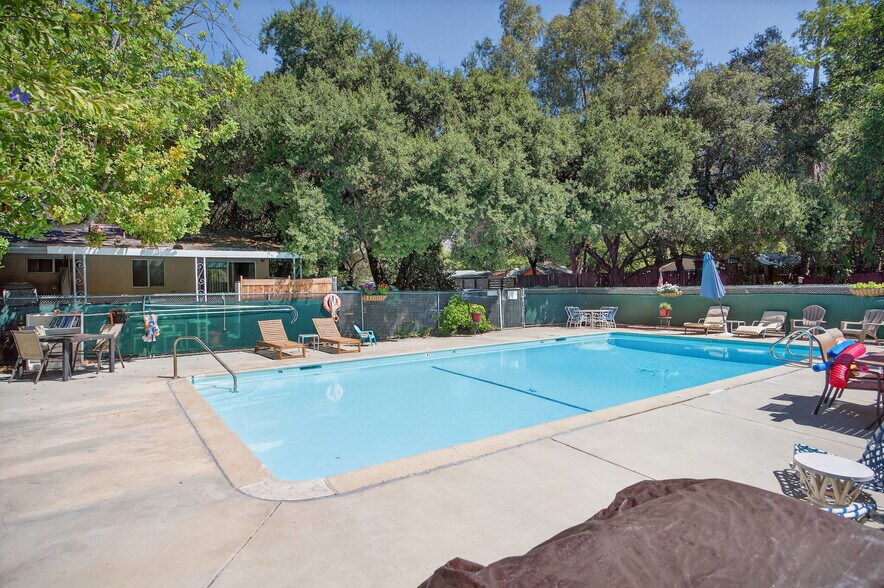 More Photos Of 601 Grand Ave, Ojai Apartments For Sale