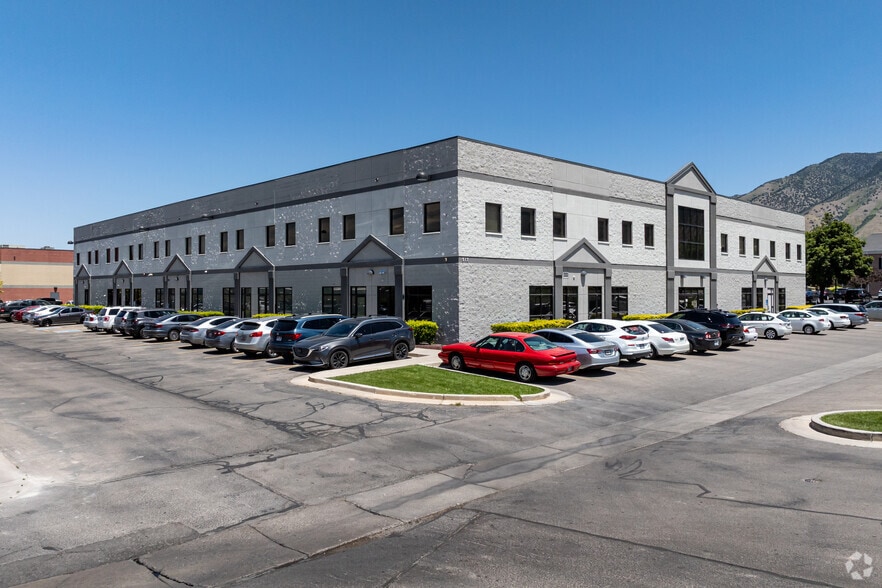 More Photos Of 517 W 100 N, Providence Loft Creative Space For Sale