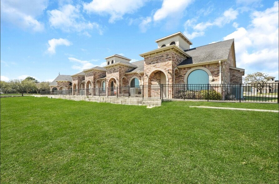 More Photos Of 120 Eldridge Rd, Sugar Land Medical For Sale