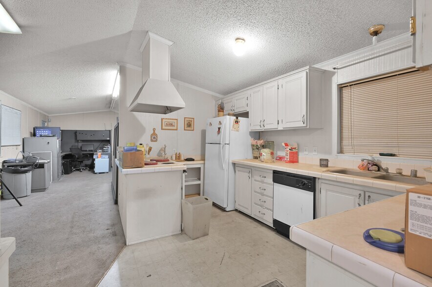 More Photos Of 480 Bowling rd, Pointblank Manufacturing For Sale