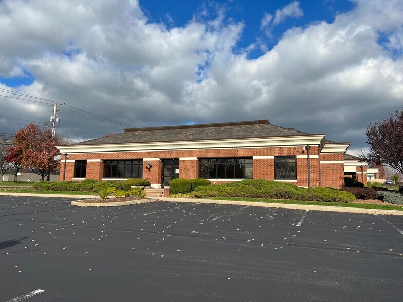 More Photos Of 2620 Westview Dr, Reading Office For Lease
