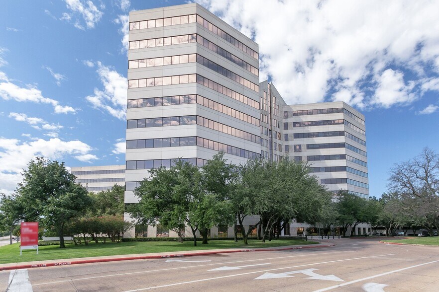 More Photos Of 14755-14785 Preston Rd, Dallas Office For Lease