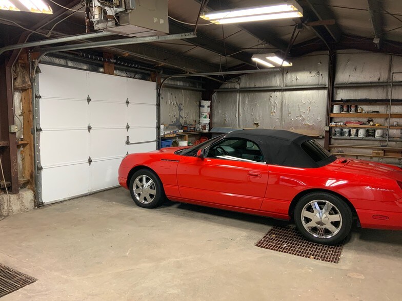 More Photos Of 317 Harrison Ave, Endicott Freestanding For Lease