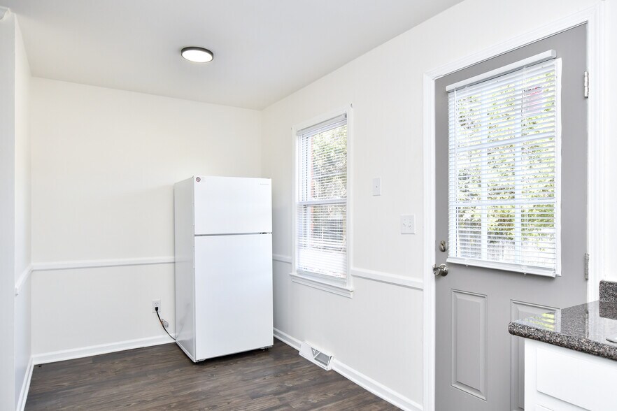 More Photos Of 1114 N Franklin Rd, Greenville Apartments For Sale