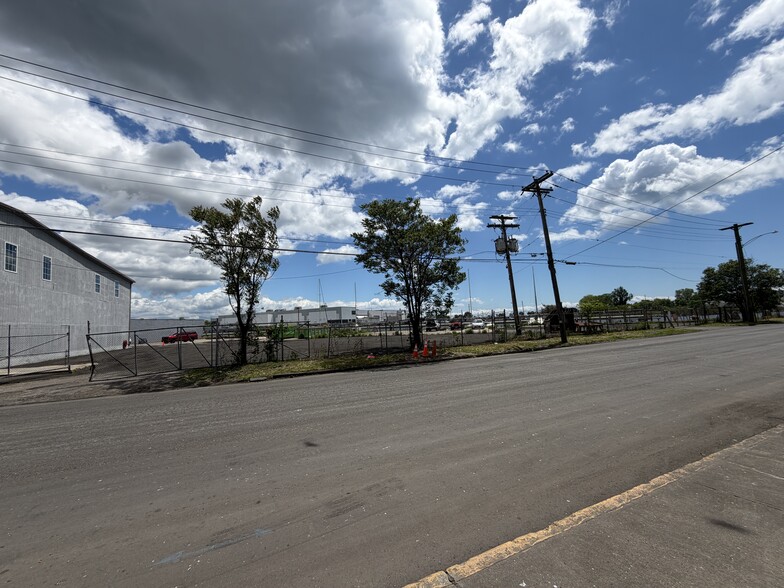 More Photos Of 88 Howard Ave, Bridgeport Warehouse For Lease