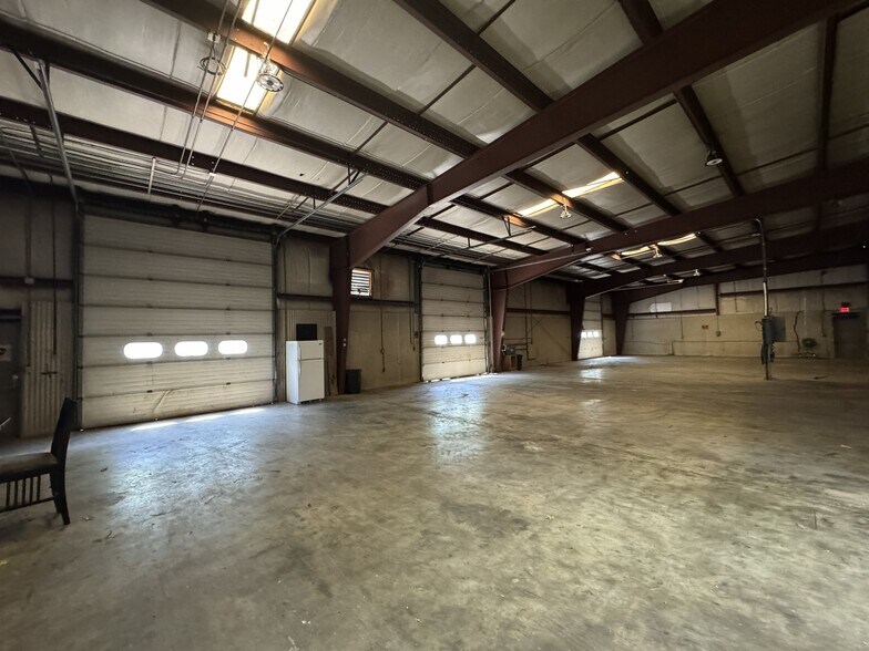 More Photos Of 9430 Earley Dr, Hagerstown Service For Lease