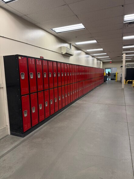 More Photos Of 509 Commerce Blvd, Crawfordville Warehouse For Lease