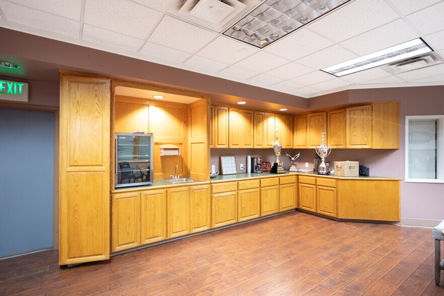 More Photos Of 1227 Bridge St, Yuba City Office For Sale