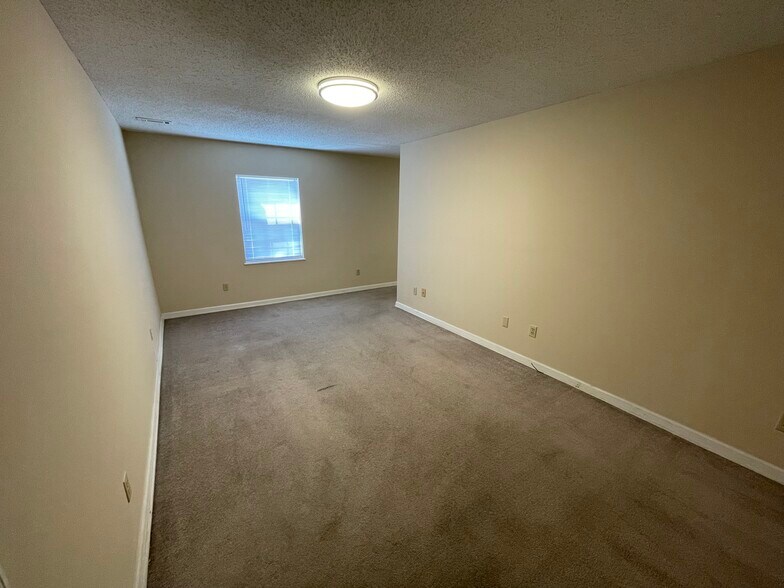 More Photos Of 224 Garfield St, McMinnville Apartments For Sale