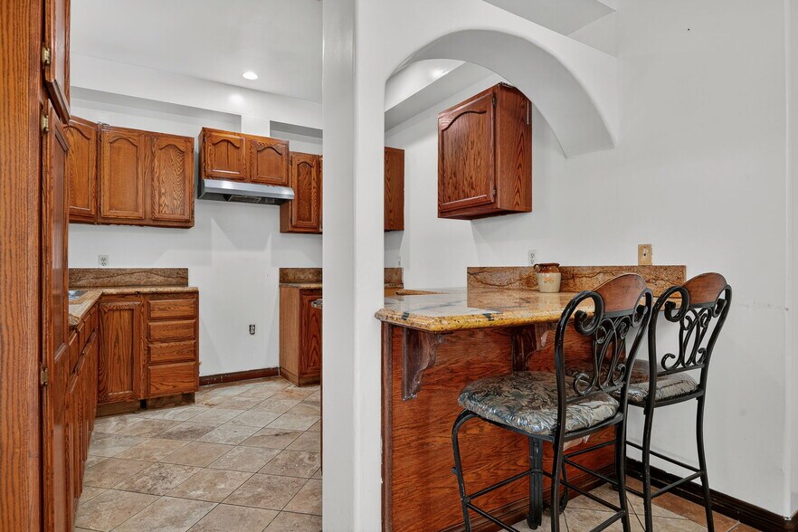 More Photos Of 400 N Hayes Ave, Oxnard Multifamily For Sale