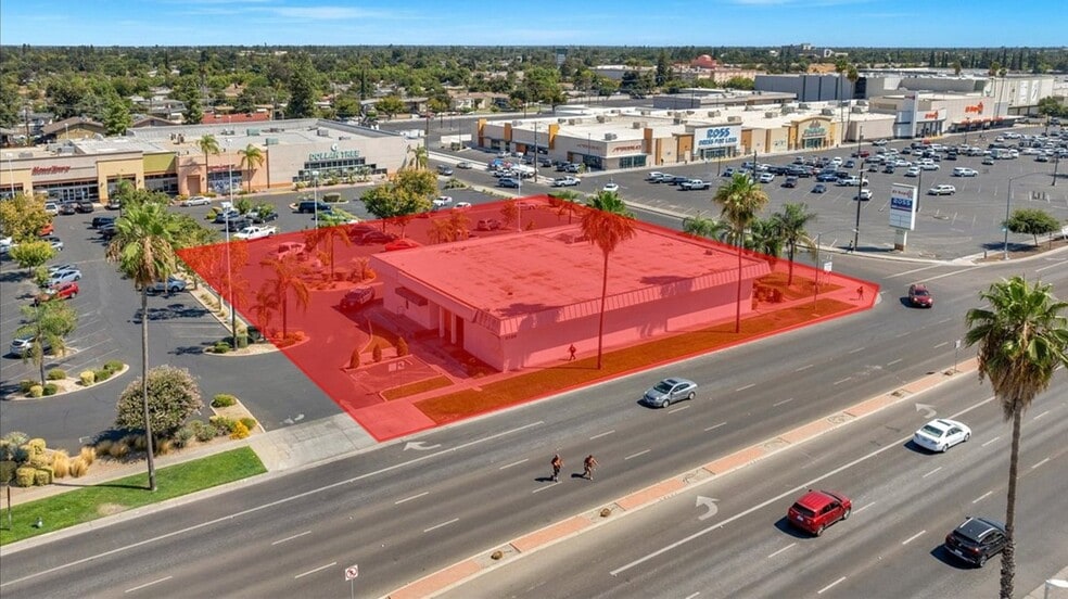More Photos Of 3730-3780 N Blackstone Ave, Fresno Unknown For Lease