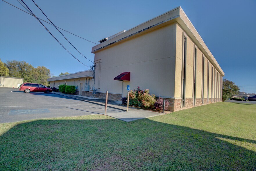 More Photos Of 315 W 10th St, Rome Medical For Sale