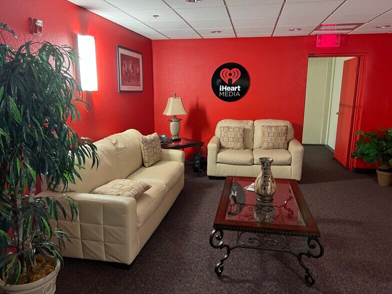 More Photos Of 13320 Metro Pky, Fort Myers Movie Radio TVStudio For Lease