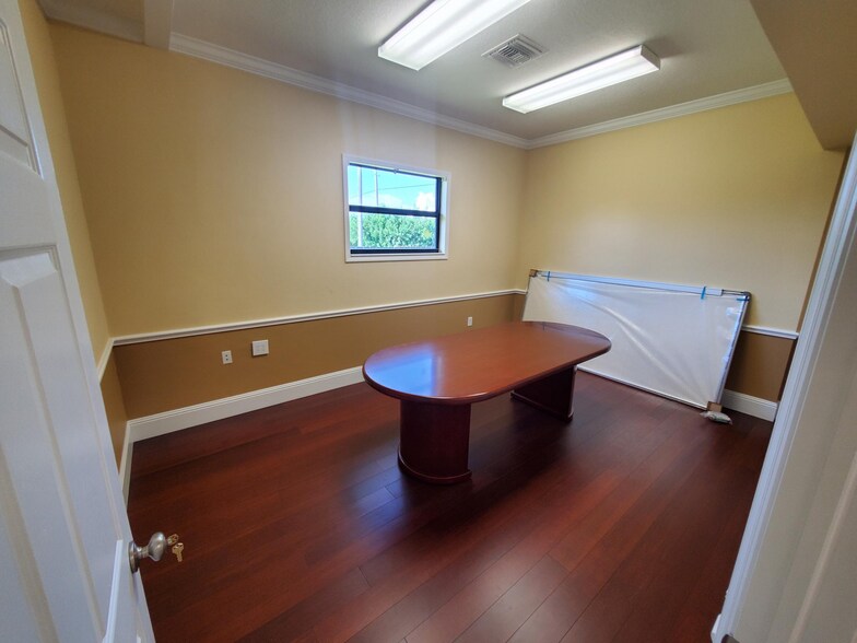 More Photos Of 2429 Manatee Ave E, Bradenton Medical For Lease