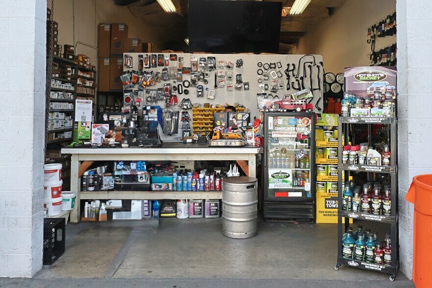 More Photos Of 401 E Gardena Blvd, Gardena Unknown For Lease