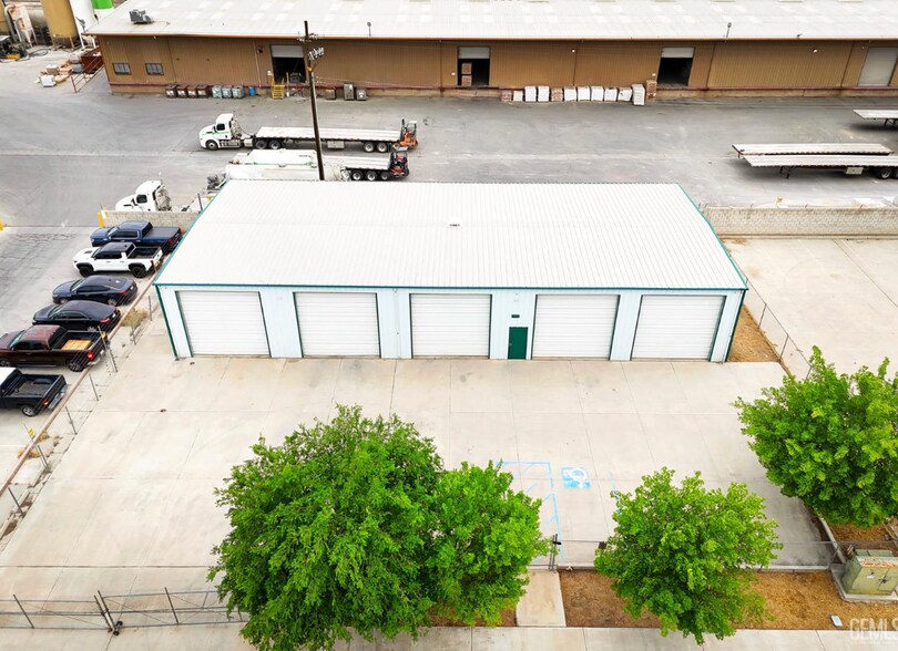 Primary Photo Of 150 Hayden Ct, Bakersfield Distribution For Sale