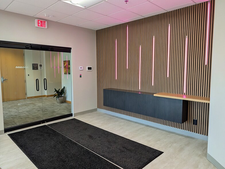 More Photos Of 100 Corporate Pky, Amherst Unknown For Lease