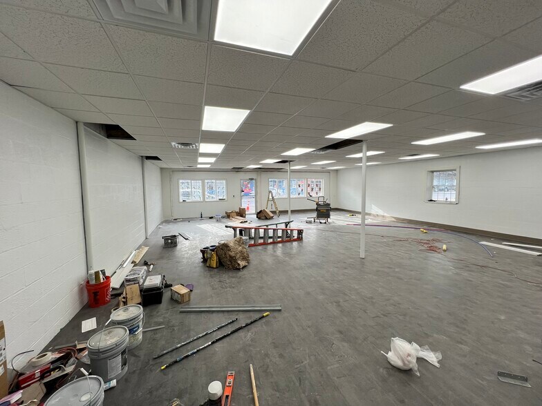 More Photos Of 221 E Saginaw St, Breckenridge Storefront Retail Office For Lease