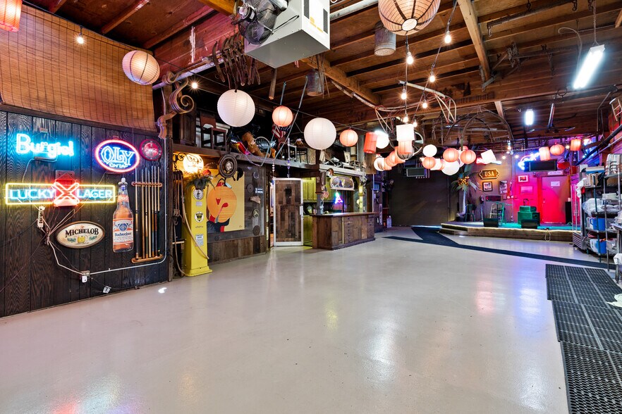 More Photos Of 1006 N Idaho St, San Mateo Service For Sale