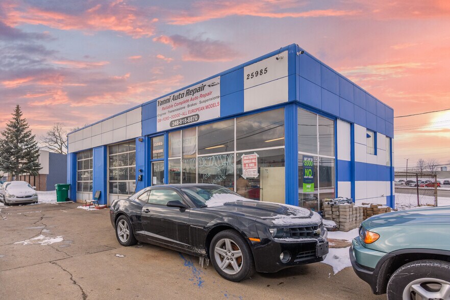 Primary Photo Of 25985 Groesbeck Rd, Warren Auto Repair For Sale